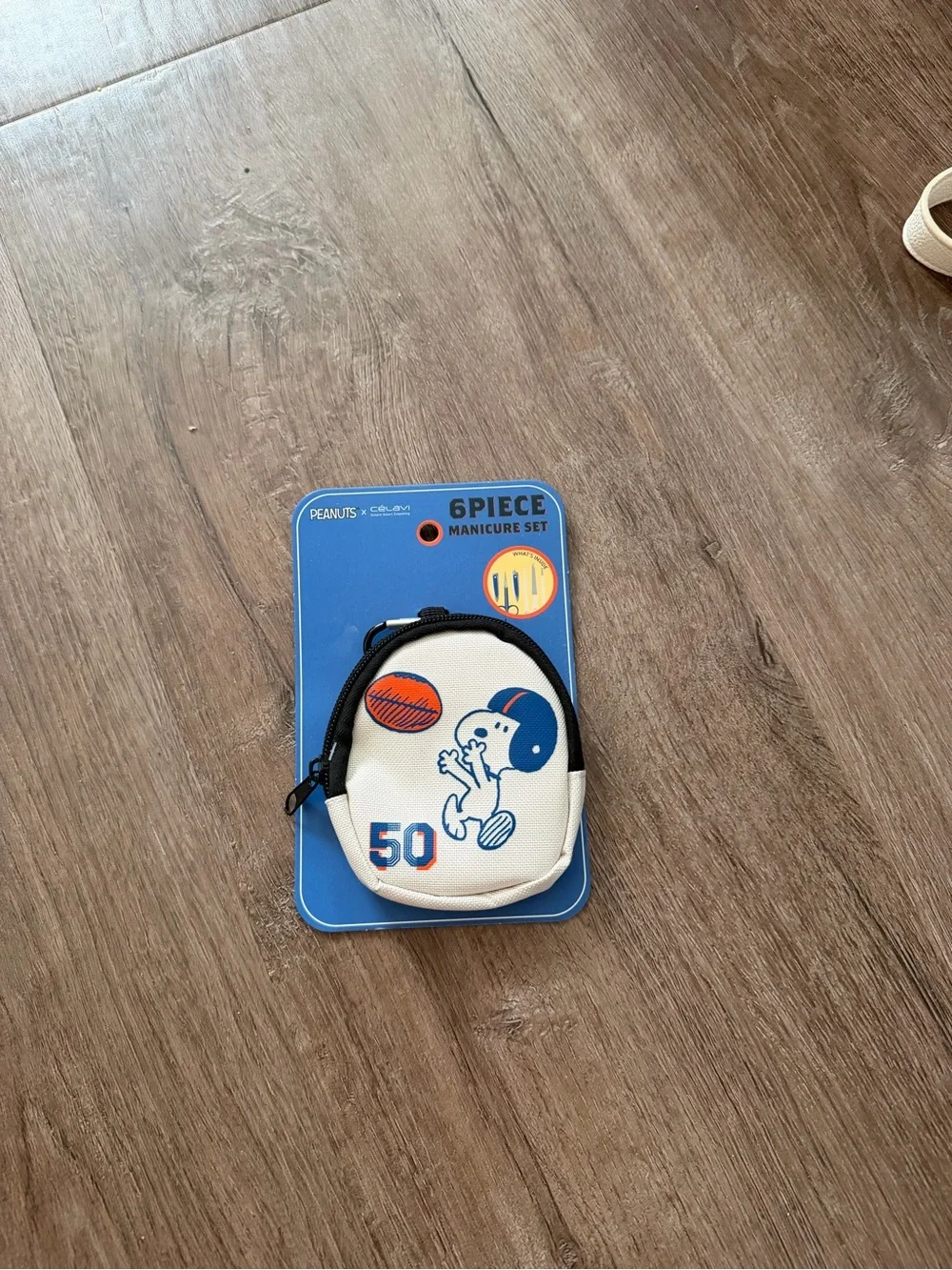 NWT Peanuts White & Blue Snoopy Football Pouch - 6-Piece Manicure Set